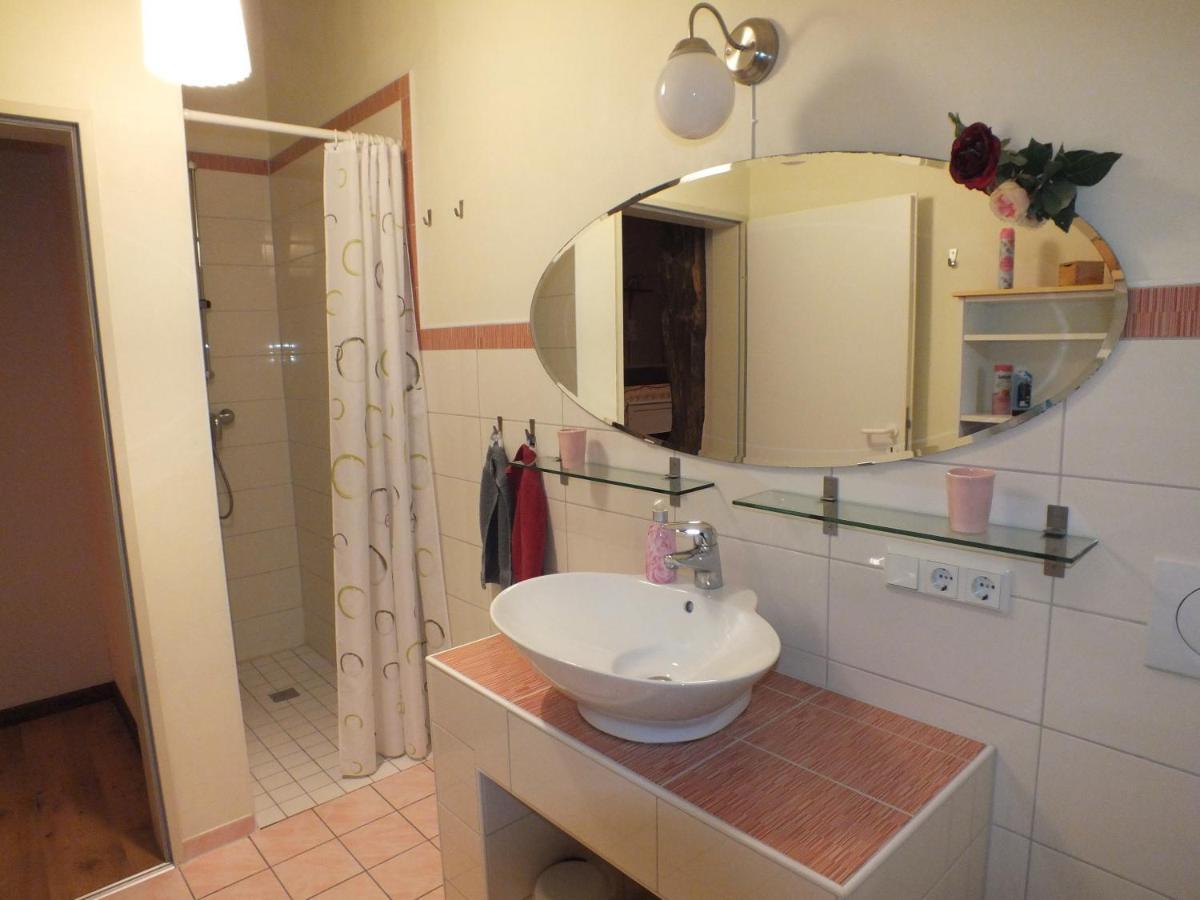 Hotel Taubenhof - Gut Cadenberge Extérieur photo