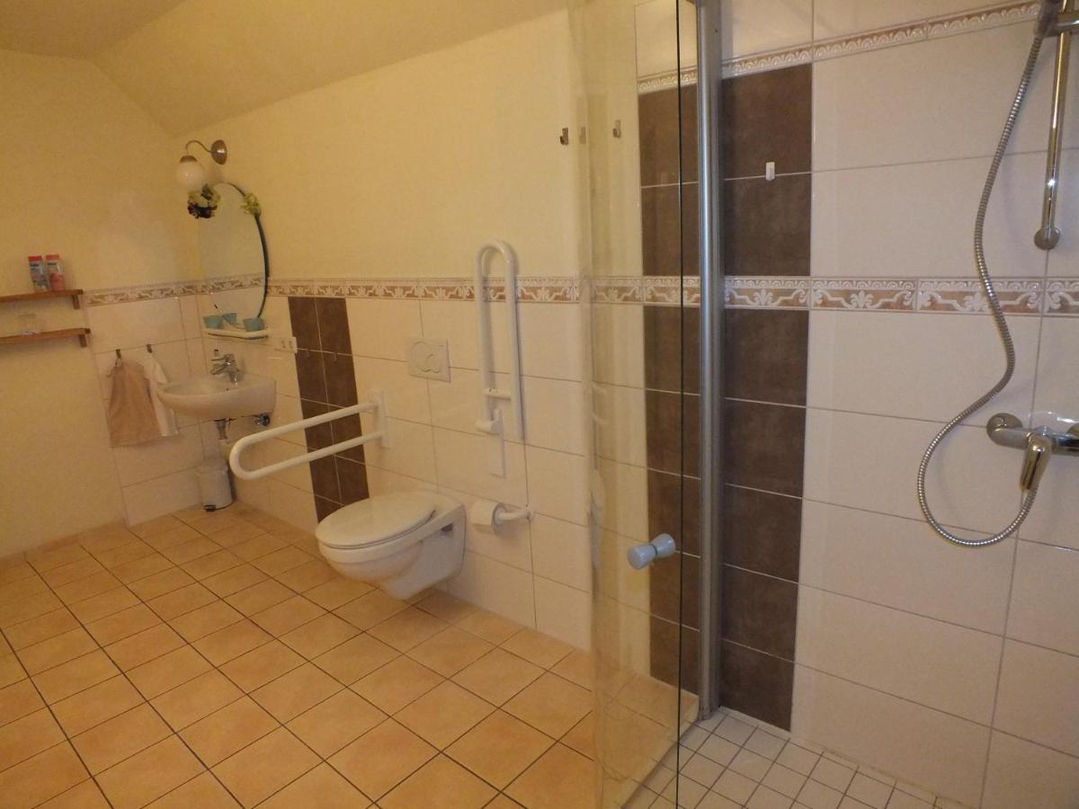 Hotel Taubenhof - Gut Cadenberge Extérieur photo