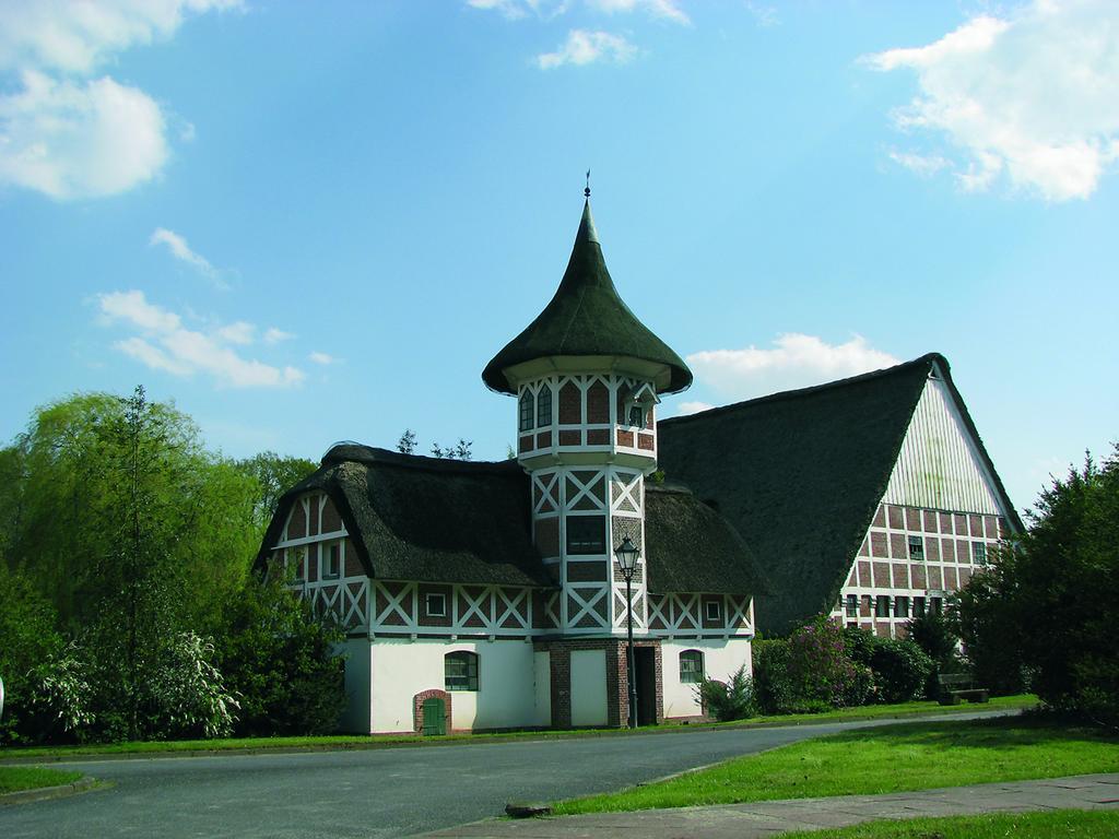 Hotel Taubenhof - Gut Cadenberge Extérieur photo